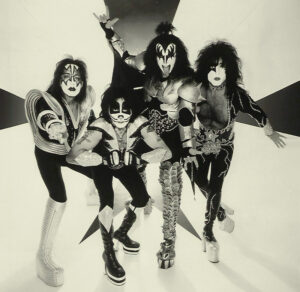 Kiss golden logo American Seventies Glam Hard Rock T-Shirt